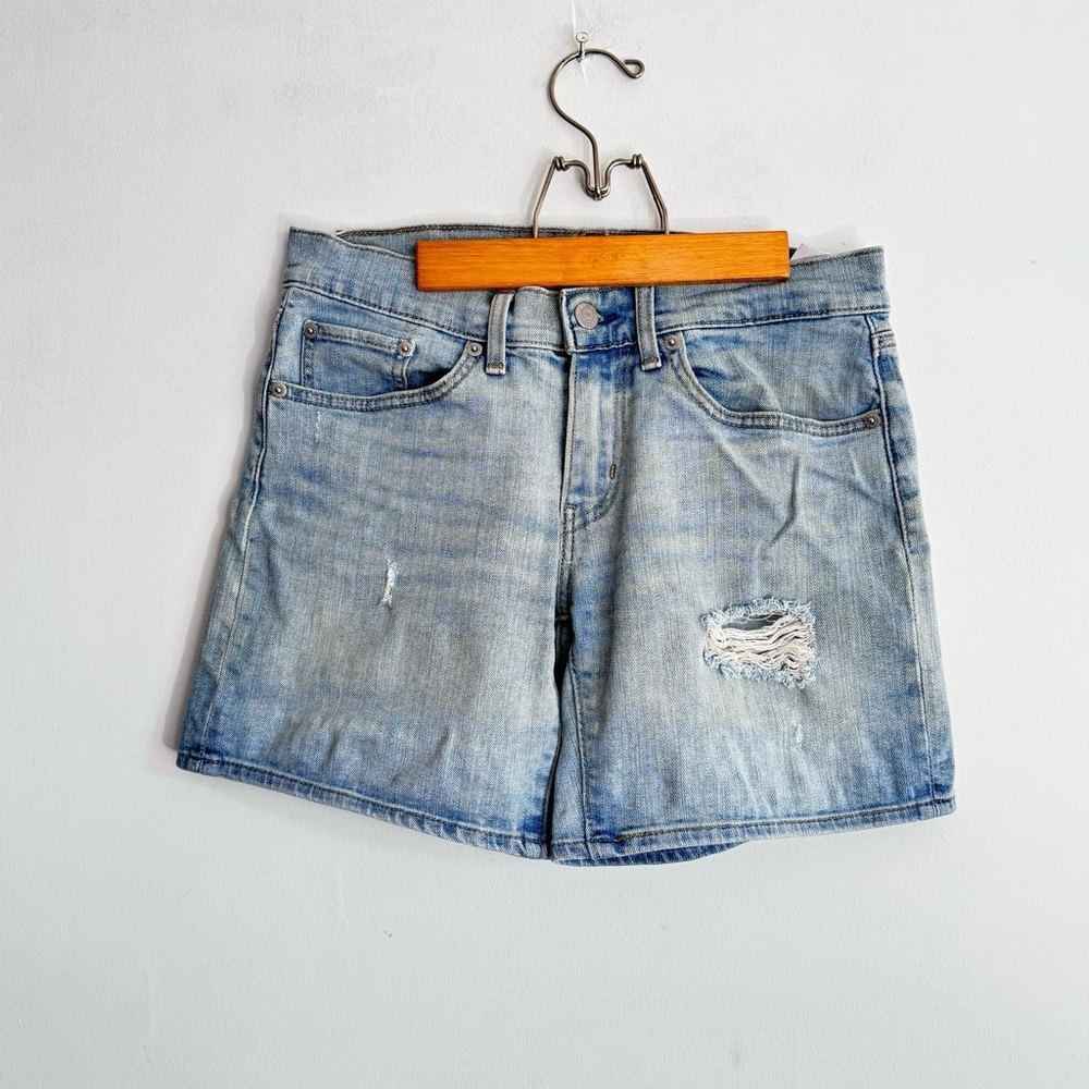 Levi’s Women’s Mid Length Mid Rise Light Wash Distressed Denim Shorts Size 27